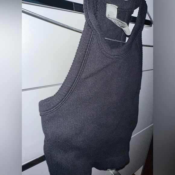 black crop top - Picture 5 of 5